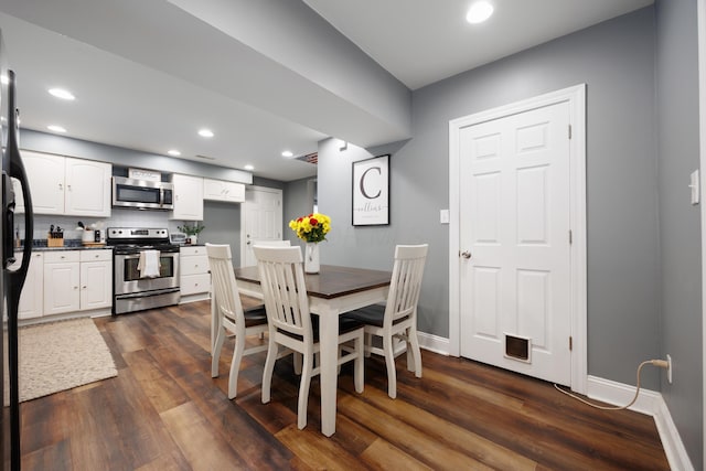 5514 Fairfield Rd, Orient, OH 43146 - dining room with dark wood-style floors, baseboards, and recessed lighting