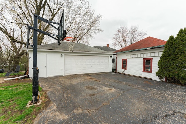 view of detached garage