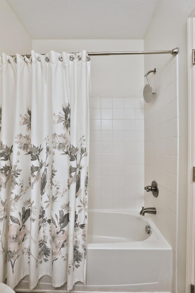 8050 Flint Run Pl, Columbus, OH 43235 - bathroom with shower / bath combo with shower curtain