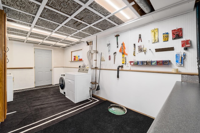 1706 Kinross Ln, Galloway, OH 43119 - laundry area featuring washer and clothes dryer and laundry area