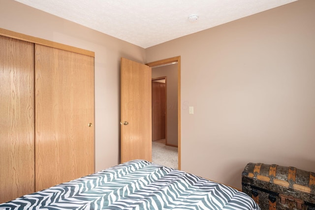bedroom featuring a closet