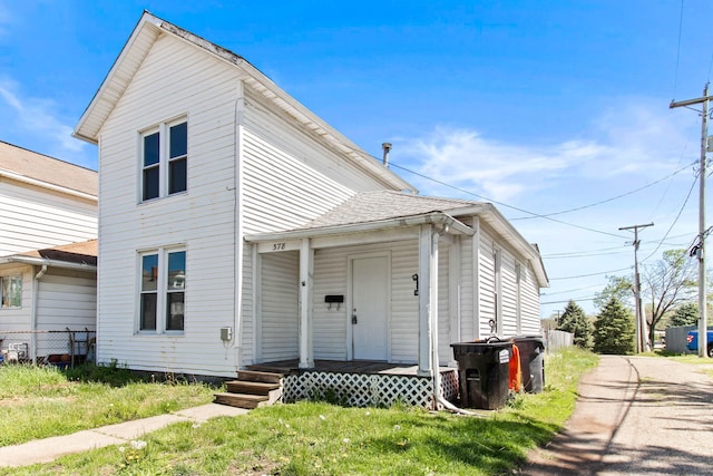 378 Maple Ave, Newark, OH 43055 - view of front of home with covered porch