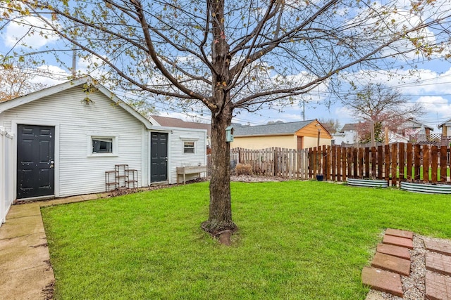 1297 S 4th St, Columbus, OH 43206 - view of yard featuring fence