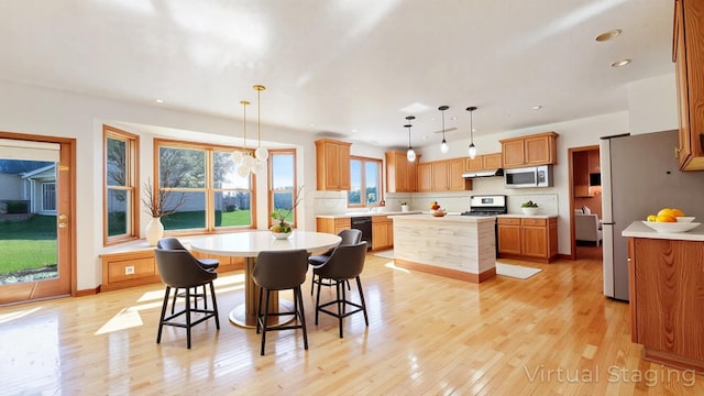 8510 Morgan St, Pickerington, OH 43147 - dining room featuring recessed lighting and light wood finished floors