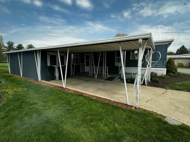 6320 Cartwright Ln N, Dublin, OH 43016 - back of property with a lawn