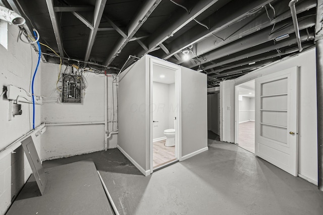 2960 Berwick Blvd, Columbus, OH 43209 - unfinished below grade area featuring electric panel