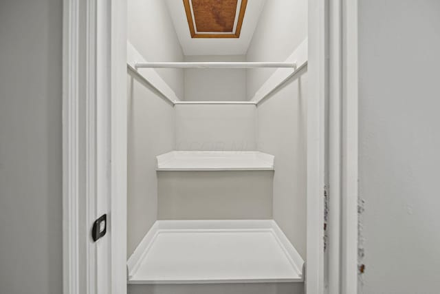 2960 Berwick Blvd, Columbus, OH 43209 - view of closet