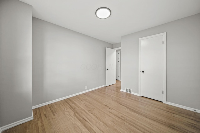 2960 Berwick Blvd, Columbus, OH 43209 - unfurnished bedroom featuring light wood-type flooring and baseboards