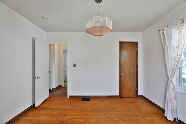 3113 Oaklawn St, Columbus, OH 43224 - unfurnished bedroom with light wood-type flooring and baseboards