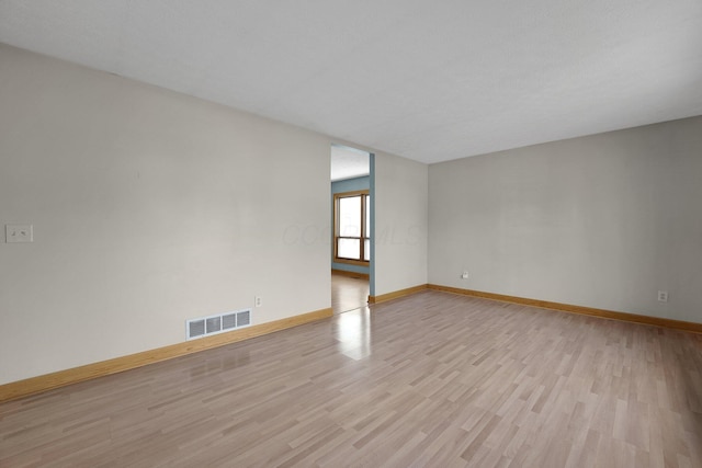 441 Gentlewind Dr, Westerville, OH 43081 - unfurnished room with visible vents, light wood-style flooring, and baseboards