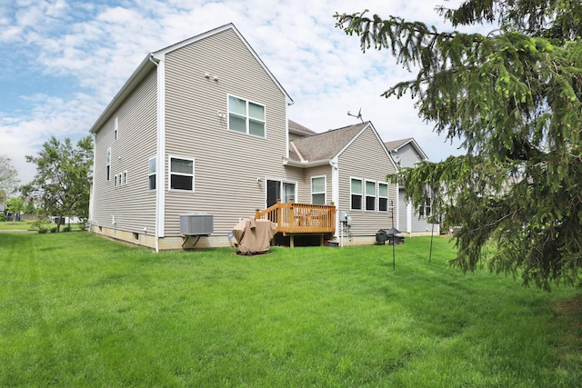 6134 Glade Run Rd, Hilliard, OH 43026 - back of house featuring a lawn, a wooden deck, cooling unit, and crawl space