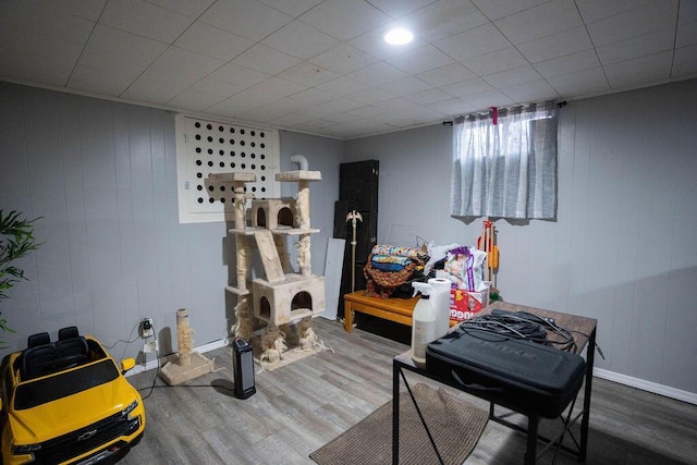751 Vicksburg Dr, Mansfield, OH 44904 - recreation room featuring wood finished floors and baseboards