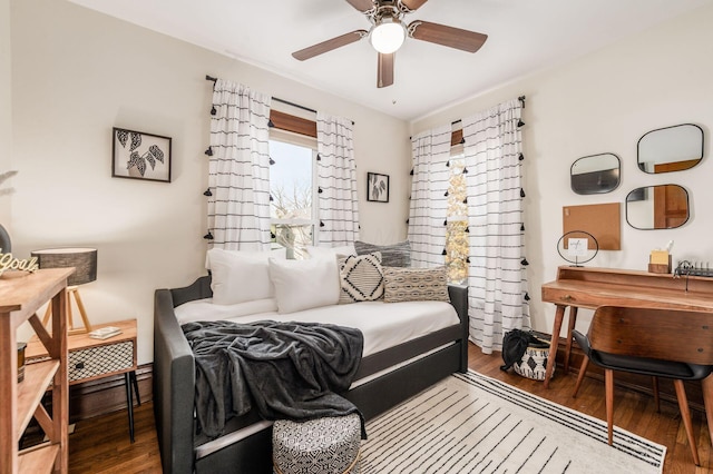 870 Oakwood Ave, Columbus, OH 43206 - bedroom featuring ceiling fan and wood finished floors