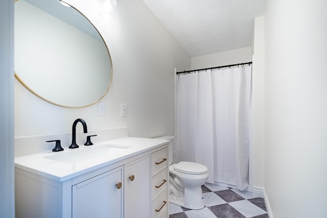 full bathroom featuring toilet, vanity, and a shower with curtain