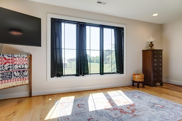 9730 Lancaster Kirkersville Rd NW, Baltimore, OH 43105 - interior space with visible vents, baseboards, and wood finished floors
