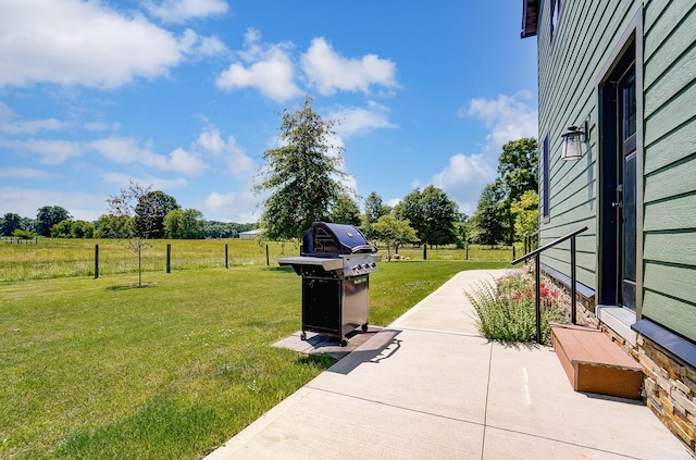 9730 Lancaster Kirkersville Rd NW, Baltimore, OH 43105 - view of yard featuring a rural view, a patio area, and fence