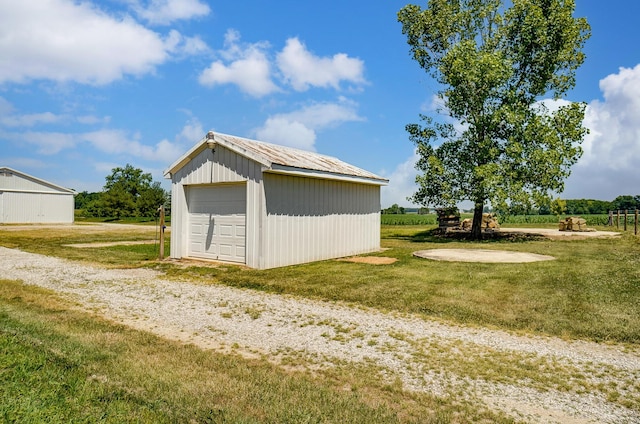 9730 Lancaster Kirkersville Rd NW, Baltimore, OH 43105 - detached garage with driveway