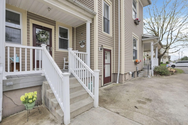 328 Pearl St, Jackson, OH 45640 - entrance to property featuring covered porch
