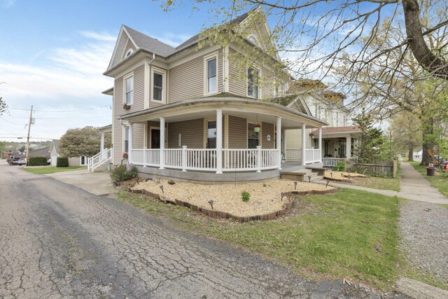 328 Pearl St, Jackson, OH 45640 - view of front of house with a porch