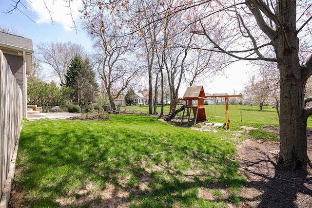 6707 Meadow Glen Dr S, Westerville, OH 43082 - view of yard featuring a playground