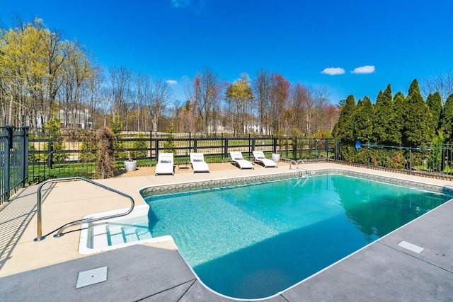 478 Riverbend Ave, Powell, OH 43065 - view of swimming pool with fence, a patio area, and a fenced in pool