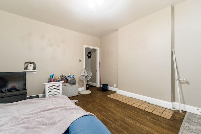 1282-1284 Linwood Ave, Columbus, OH 43206 - bedroom with baseboards and wood finished floors