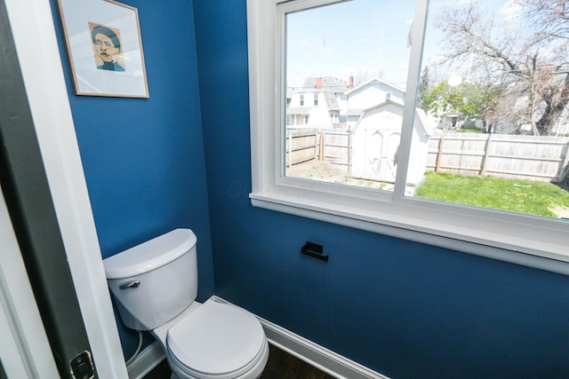 568 Cline St, Columbus, OH 43206 - bathroom featuring toilet and baseboards