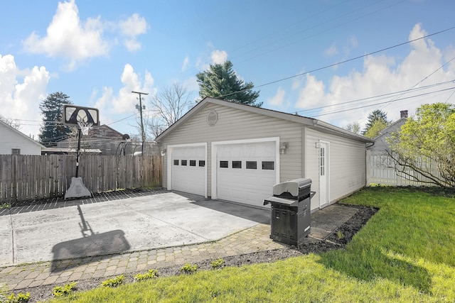 117 Fairfield Ave, Newark, OH 43055 - detached garage featuring fence