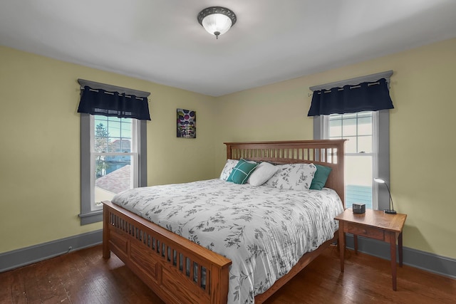 117 Fairfield Ave, Newark, OH 43055 - bedroom featuring baseboards and hardwood / wood-style flooring