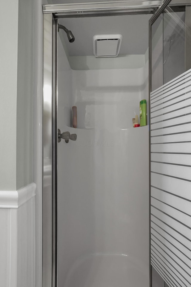 117 Fairfield Ave, Newark, OH 43055 - full bath featuring a shower stall