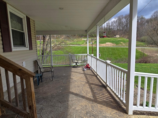 view of patio / terrace with covered porch