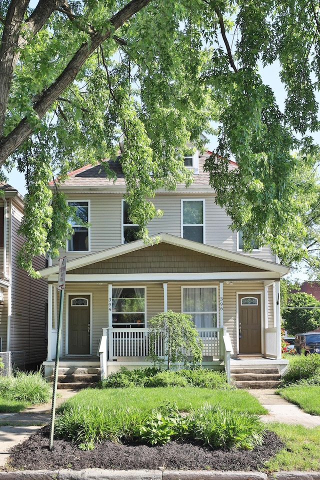 view of front of property featuring a porch