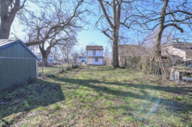 404 Sherman Ave, Springfield, OH 45503 - view of yard