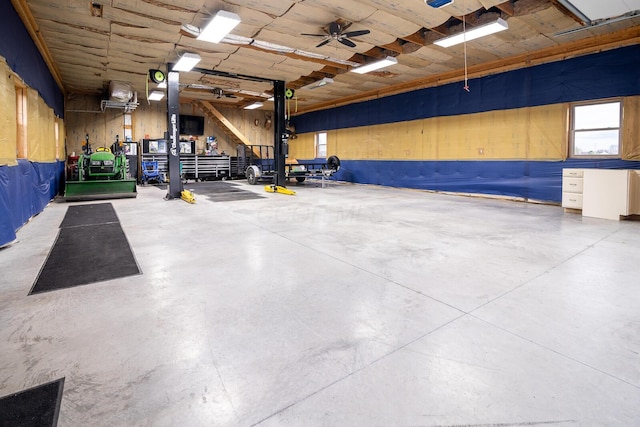 garage featuring a ceiling fan