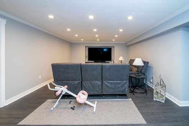 living area featuring baseboards, crown molding, wood finished floors, and recessed lighting
