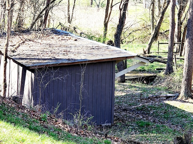 view of outbuilding featuring an outbuilding