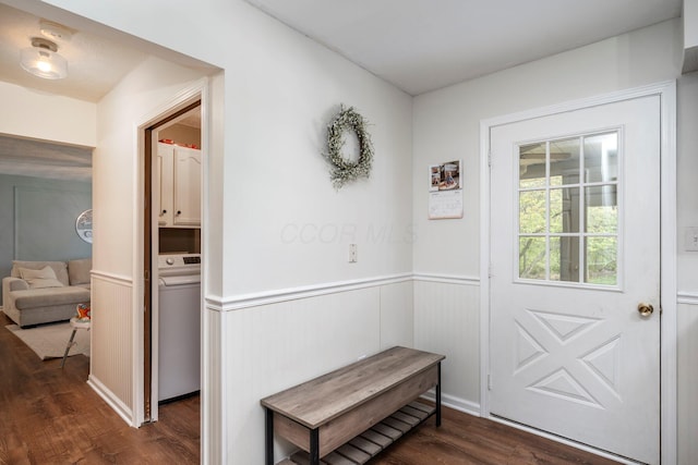 1005 Glenn Ave, Washington Court House, OH 43160 - doorway with dark wood-style flooring and wainscoting