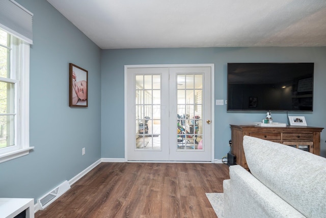 1005 Glenn Ave, Washington Court House, OH 43160 - living room with wood finished floors, plenty of natural light, and baseboards