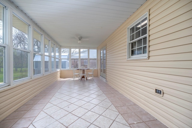 1005 Glenn Ave, Washington Court House, OH 43160 - unfurnished sunroom featuring a ceiling fan and plenty of natural light