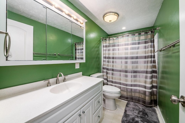 full bathroom with curtained shower, a textured ceiling, toilet, and vanity