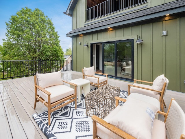 496 W 1st Ave, Columbus, OH 43201 - view of wooden deck