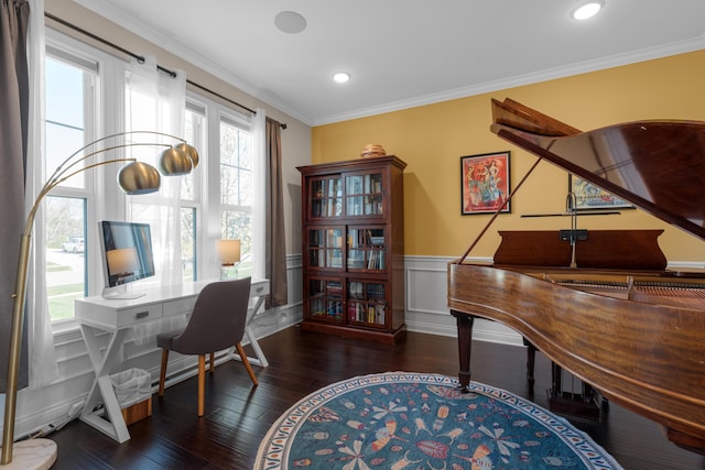 816 Kelburn Ln, Pickerington, OH 43147 - home office featuring hardwood / wood-style flooring, crown molding, a wainscoted wall, and recessed lighting