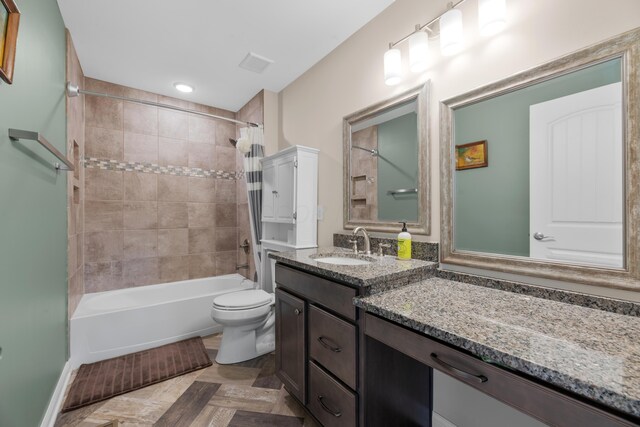816 Kelburn Ln, Pickerington, OH 43147 - full bath with shower / tub combo with curtain, visible vents, toilet, and vanity