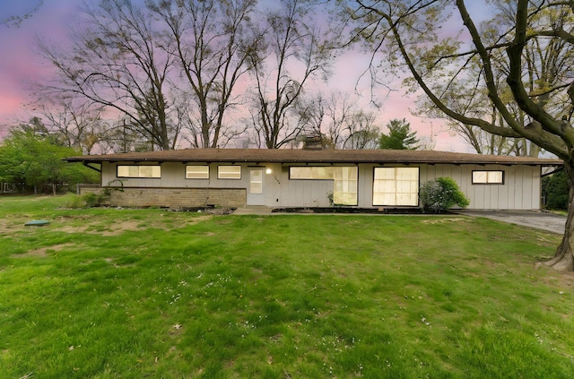 3434 Fishinger Rd, Columbus, OH 43221 - view of front facade with a front yard