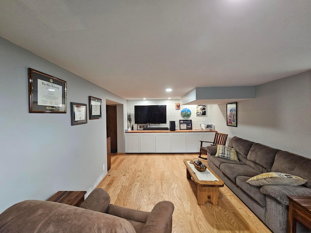3890 Tamara Dr, Grove City, OH 43123 - living area featuring light wood finished floors and recessed lighting
