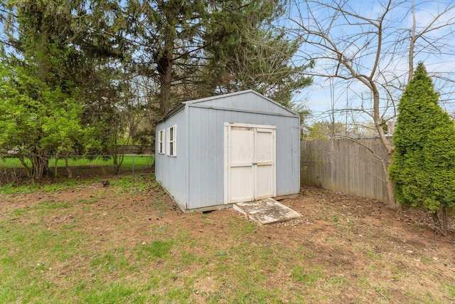 3318 Darbyshire Dr, Hilliard, OH 43026 - view of shed featuring a fenced backyard