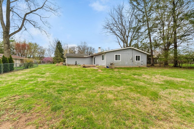 3318 Darbyshire Dr, Hilliard, OH 43026 - view of yard with fence