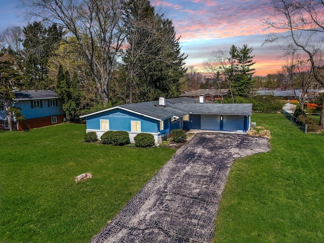 3318 Darbyshire Dr, Hilliard, OH 43026 - ranch-style home featuring a front lawn and driveway