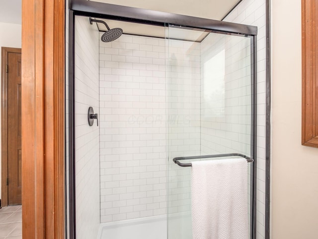 4159 Rowanne Rd, Columbus, OH 43214 - full bath featuring a stall shower