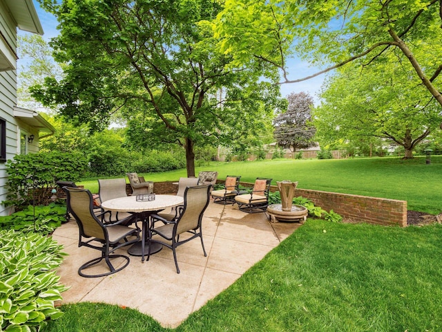 4159 Rowanne Rd, Columbus, OH 43214 - view of patio with outdoor dining space